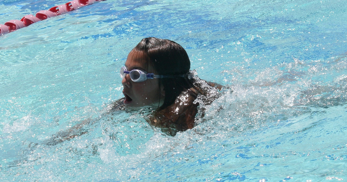 What Swimming Lessons Offer an Afterschool Professional